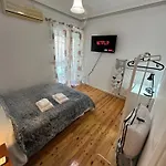 Calm Corner Delfon Салоники